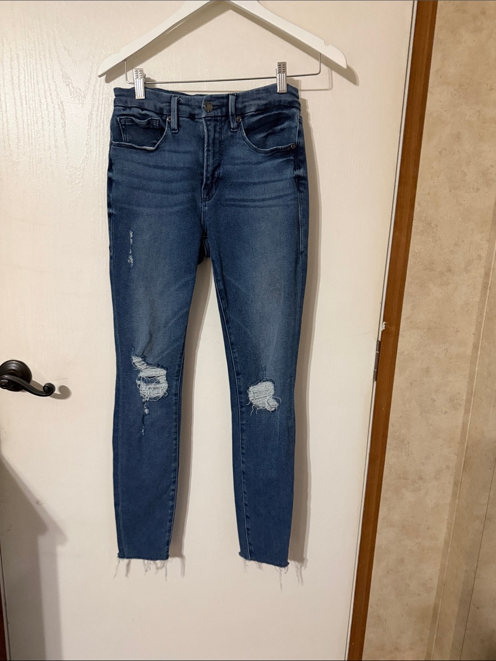 Good American Distressed Skinny Jeans - Dark Blue
